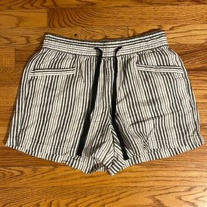 Gap striped linen shorts, size xs (runs big), loose fit